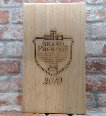 Hertog Jan Grand Prestige 2010 en 2017 incl houten kist 2010 Barleywine - 75 CL