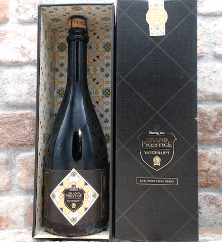 Hertog Jan Grand Prestige 2010 en 2017 incl houten kist 2010 - 75 CL