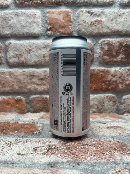 Atelier Vrai: Schluss mit der Berühmtheit dummer Menschen! | Vertikal Verses Serie 1/5 NEIPA - 44 CL