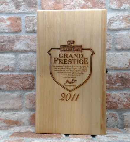 Hertog Jan Grand Prestige 2011 en 2018 incl houten kist 2011 - 75 CL