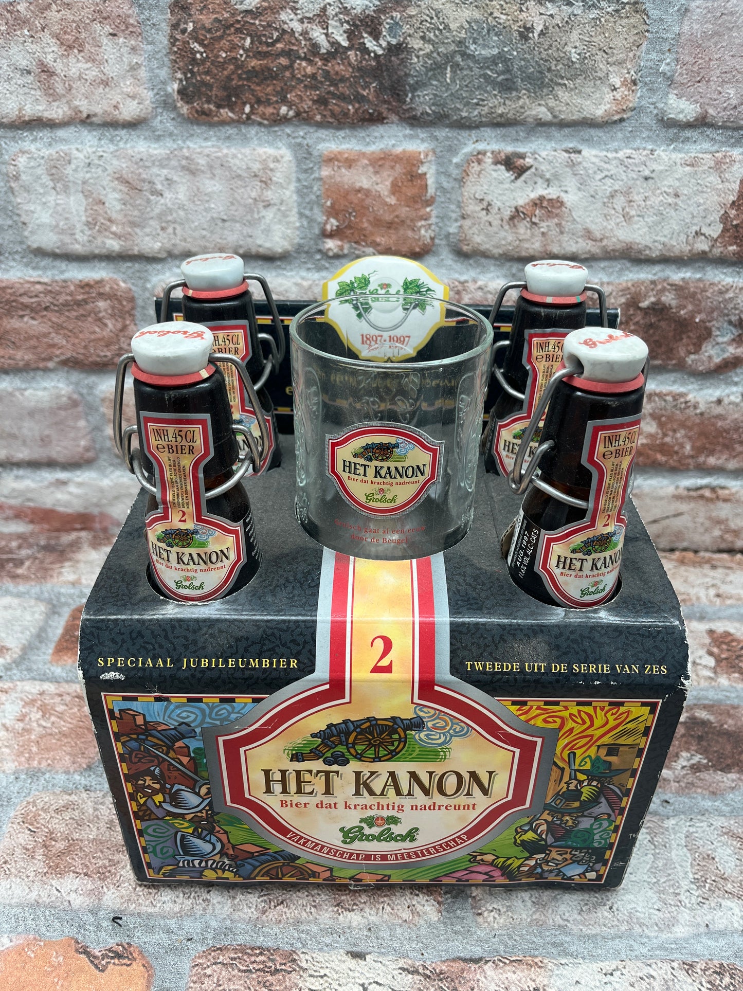 Grolsch Jubileumbier set 6 x 4 flessen plus 6 glazen ter ere van 100 jaar beugelfles 1997 - 44 CL